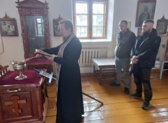 Освящение поклонного креста